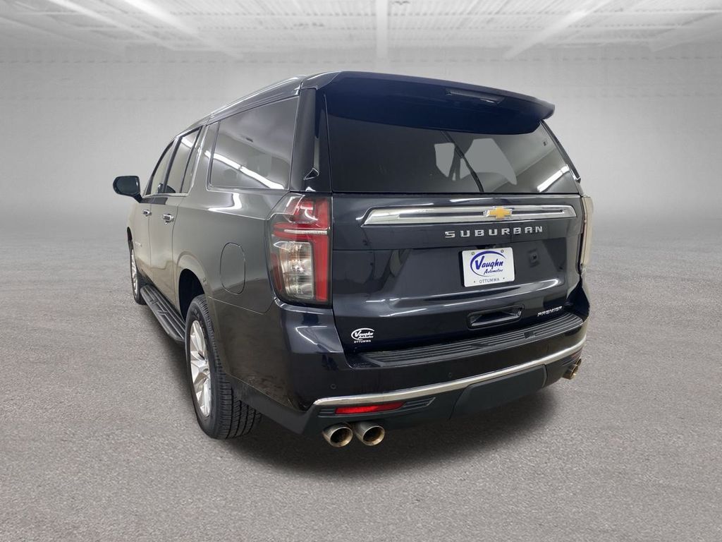 2023 Chevrolet Suburban Premier photo