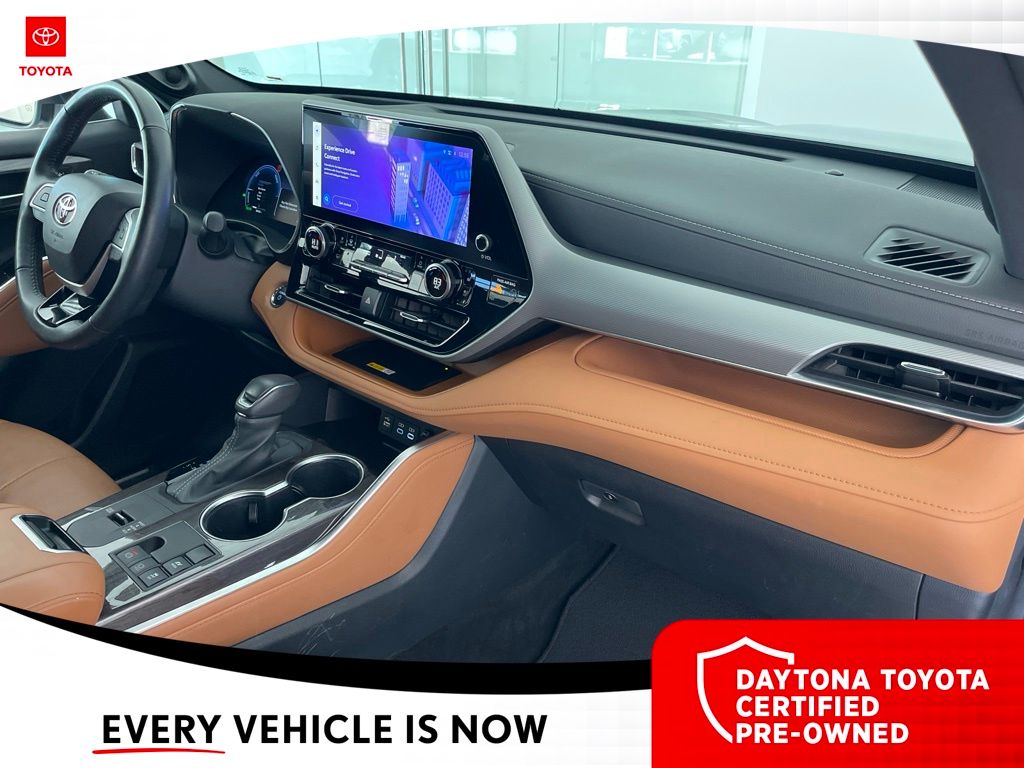 Used 2023 Toyota Highlander Hybrid SUV