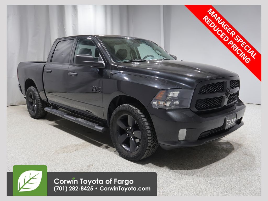 Brilliant Black Crystal Pearlcoat 2018 RAM 1500 Pickup Truck Four-Wheel Drive 8-Speed Automatic