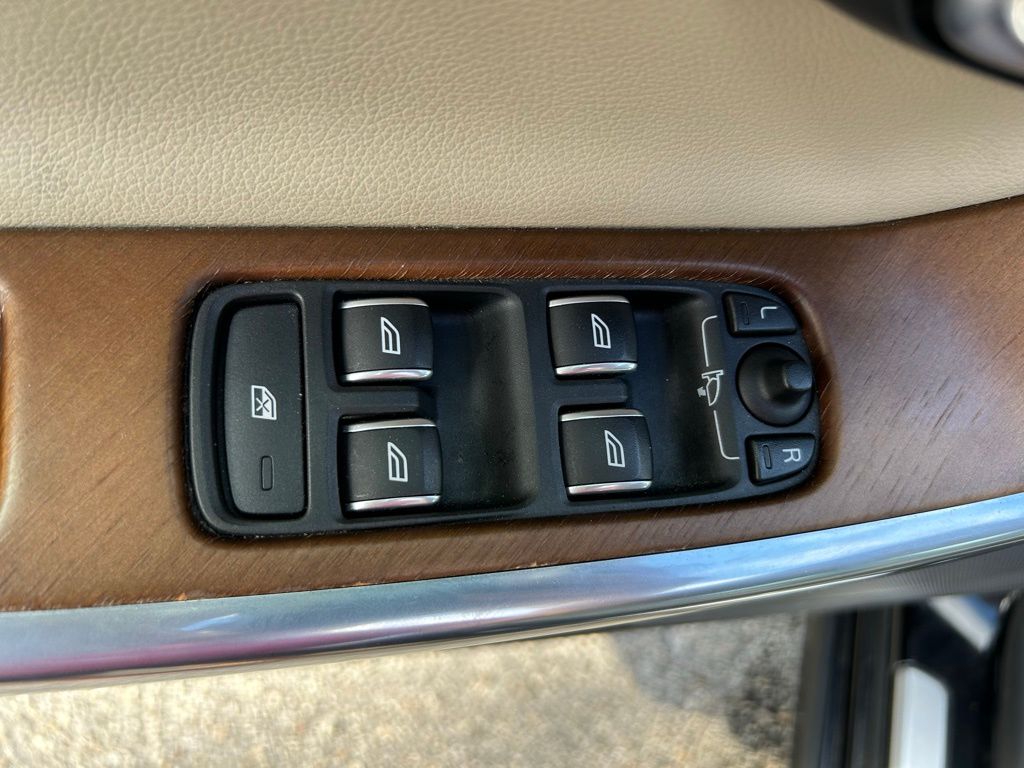 Thumbnail: 2016 Volvo S60 - 18