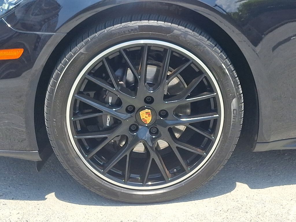 Thumbnail: 2023 Porsche Panamera - 12
