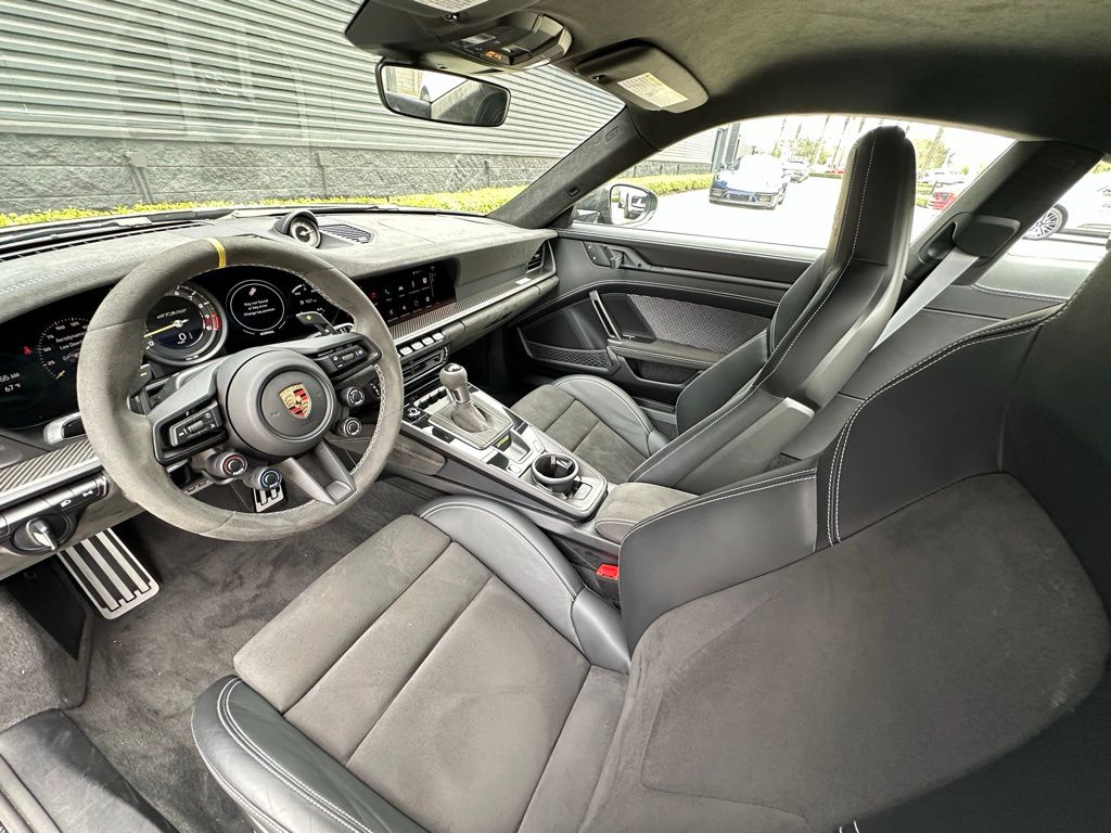 Thumbnail: 2025 Porsche 911 - 4