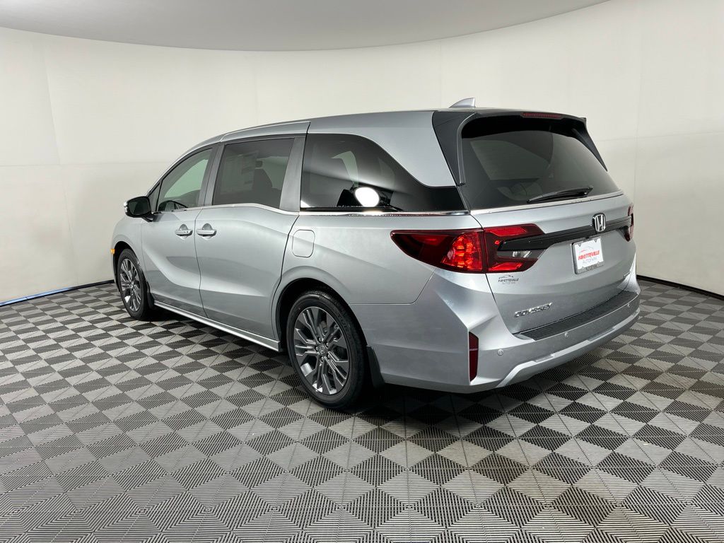 2025 Honda Odyssey Touring 19