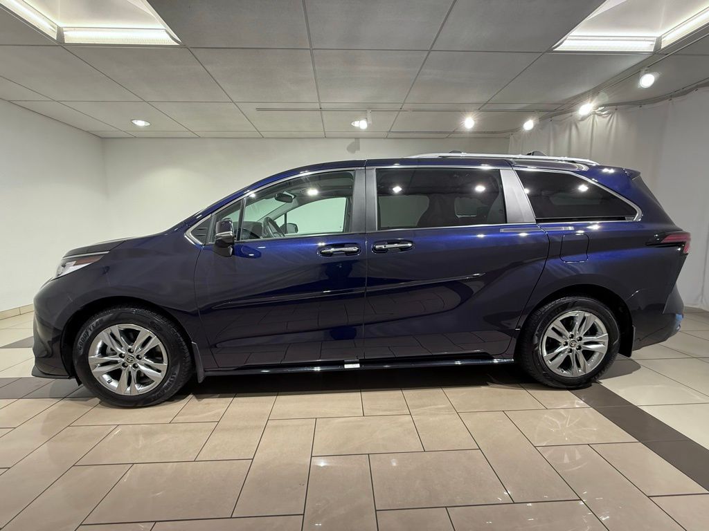 Thumbnail: 2024 Toyota Sienna - 2