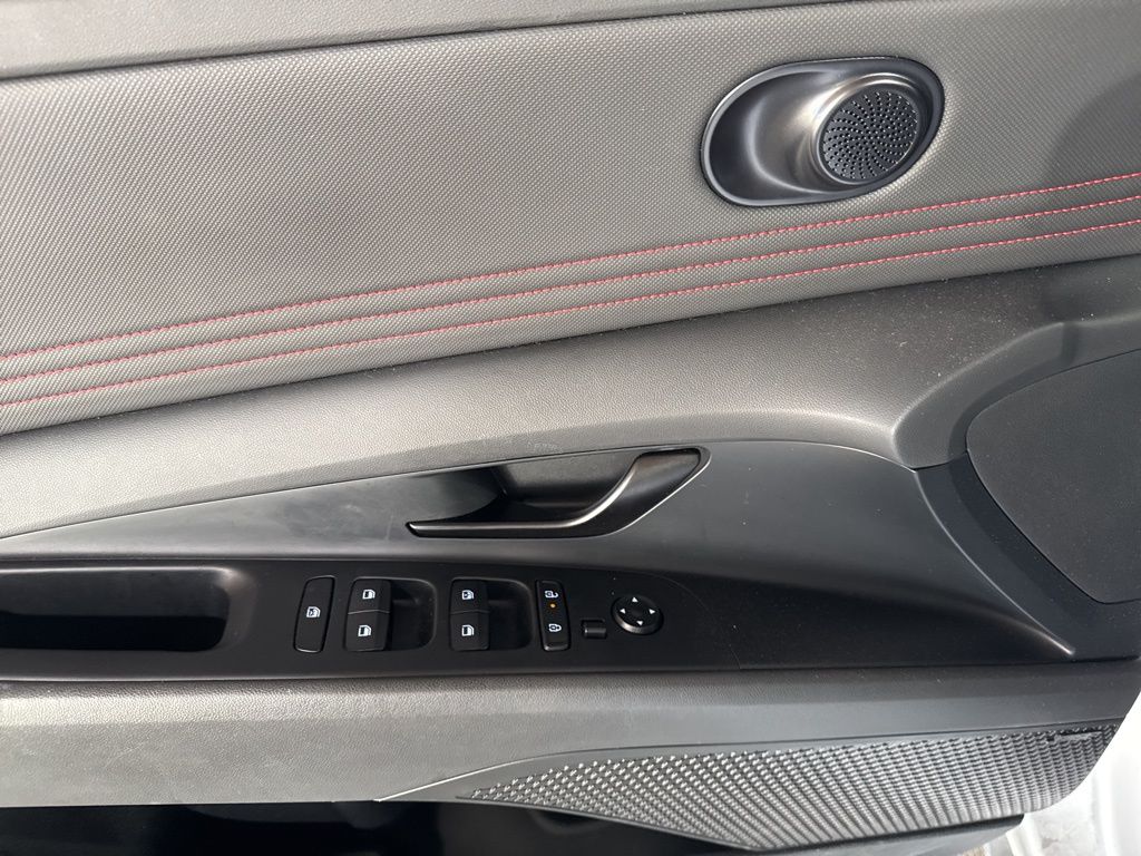 Thumbnail: 2024 Hyundai Elantra - 25