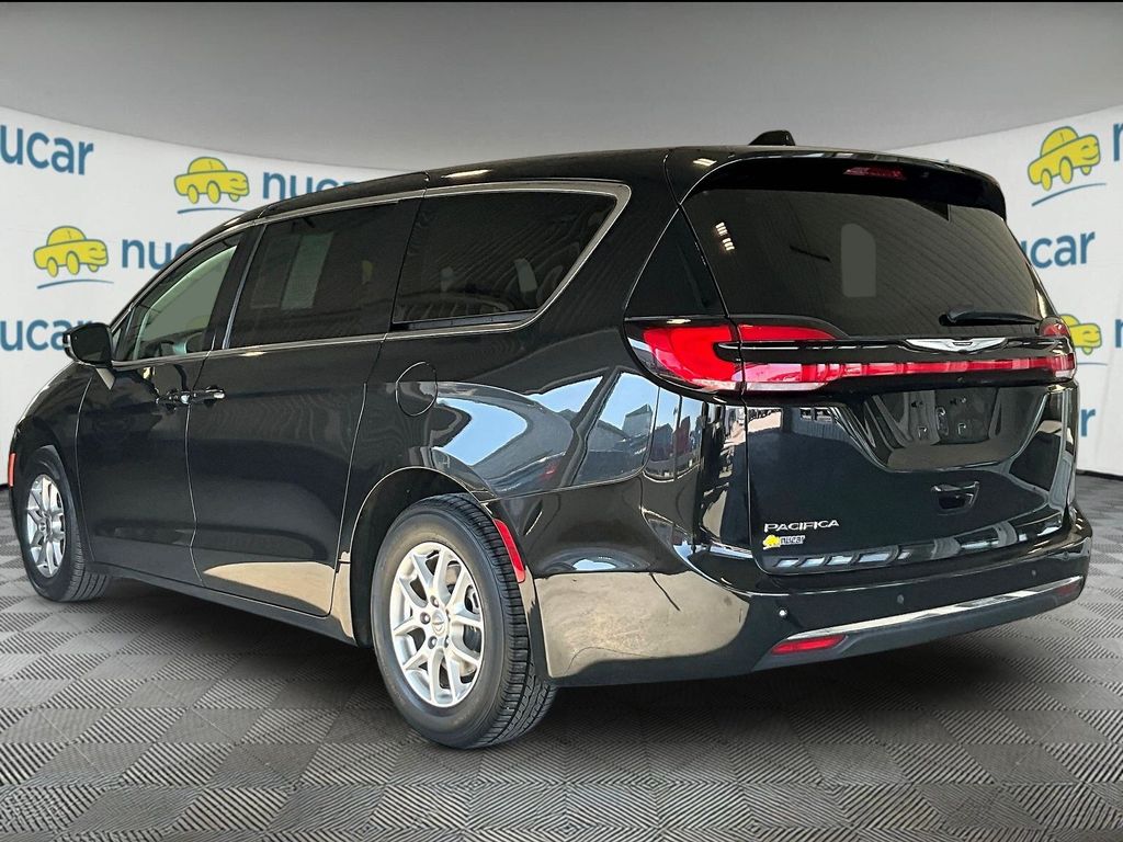 2023 Chrysler Pacifica — photo 4