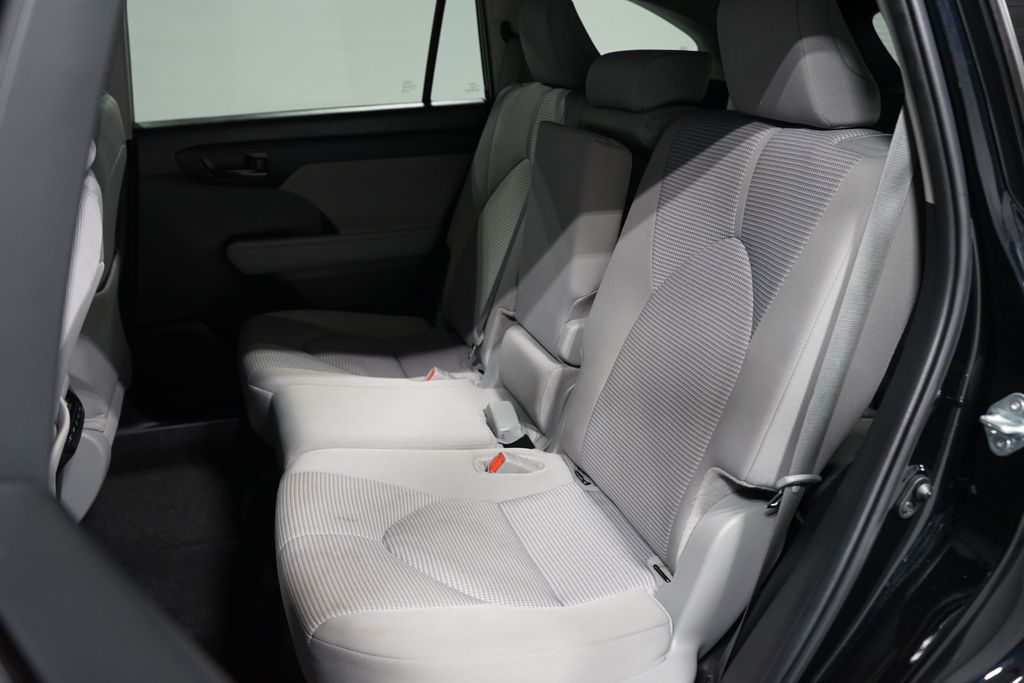 Thumbnail: 2024 Toyota Highlander - 29