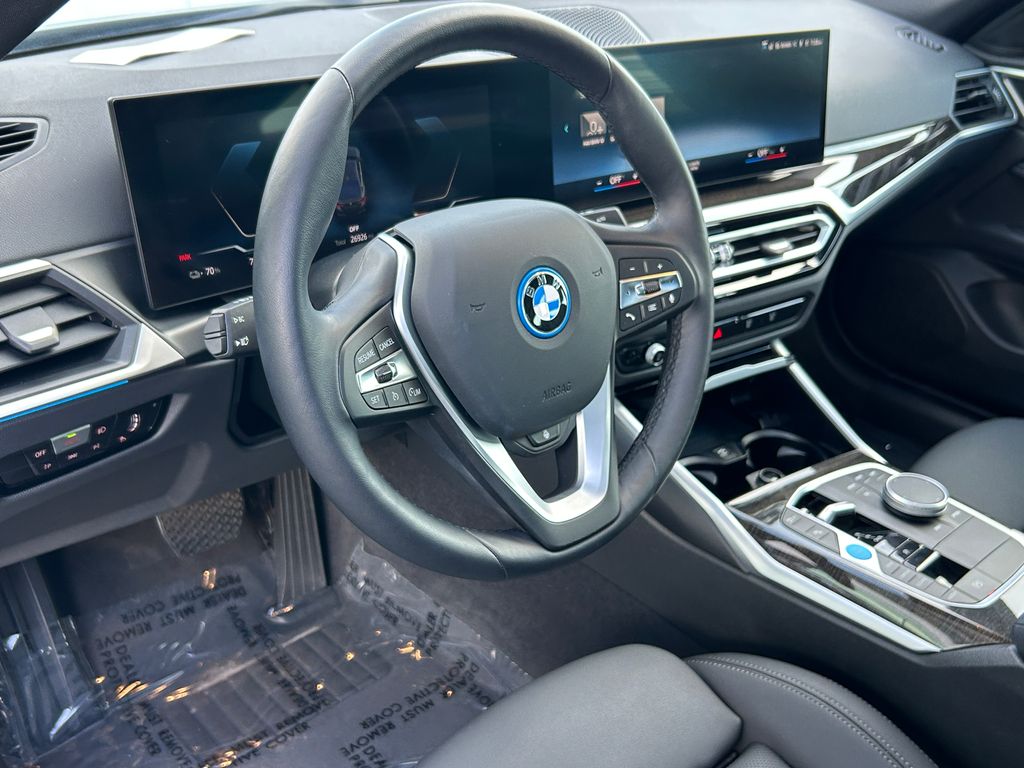 Thumbnail: 2023 BMW i4 - 13