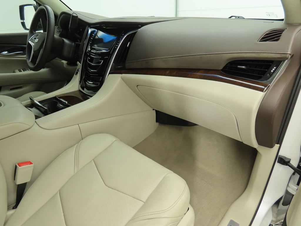 2017 Cadillac Escalade Luxury 18