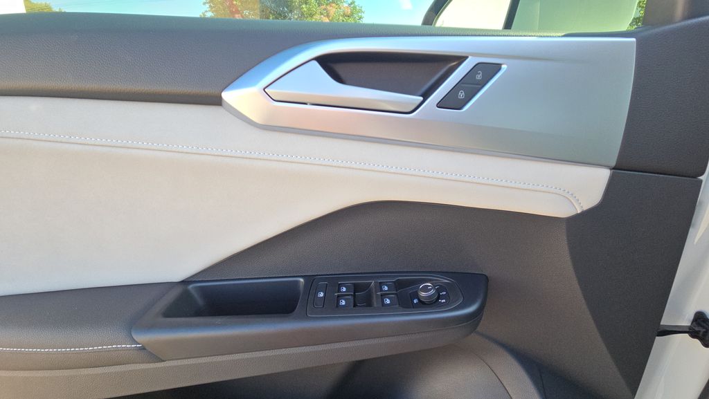 2025 Volkswagen Taos