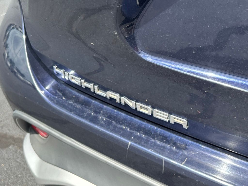 Used 2021 Toyota Highlander SUV