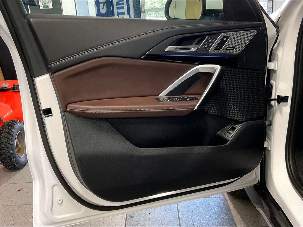 2025 BMW X1 — photo 9