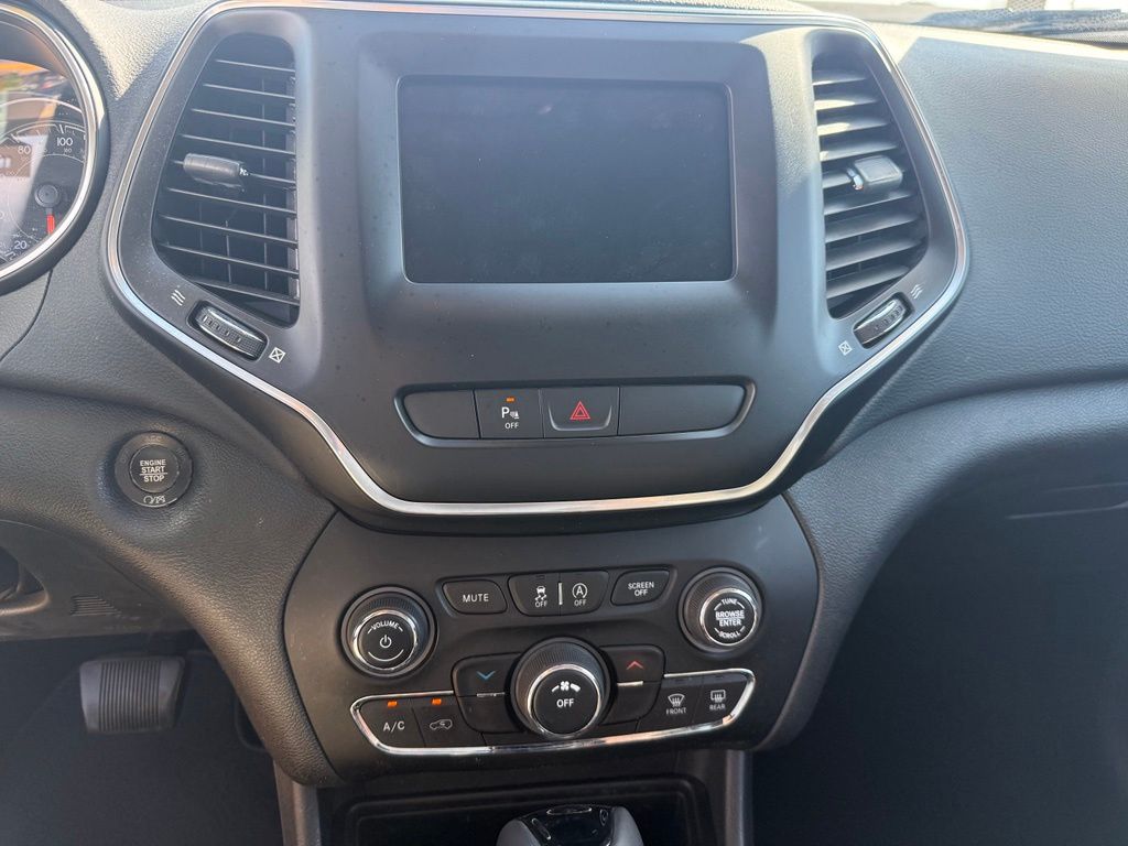 Thumbnail: 2020 Jeep Cherokee - 19