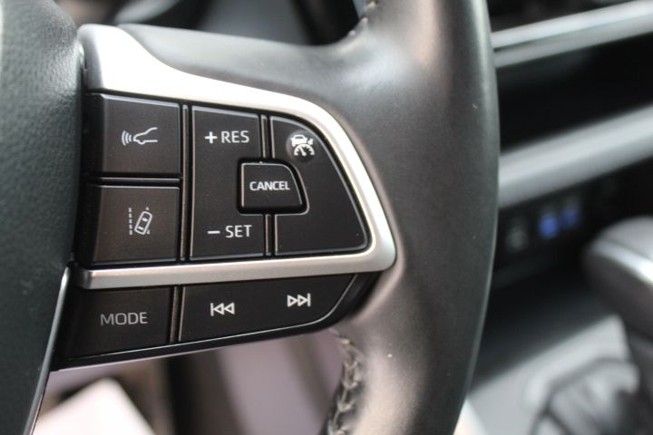 Used Car 2022 Toyota Highlander  Xse For Sale Under $35,000 In Georgetown, Texas