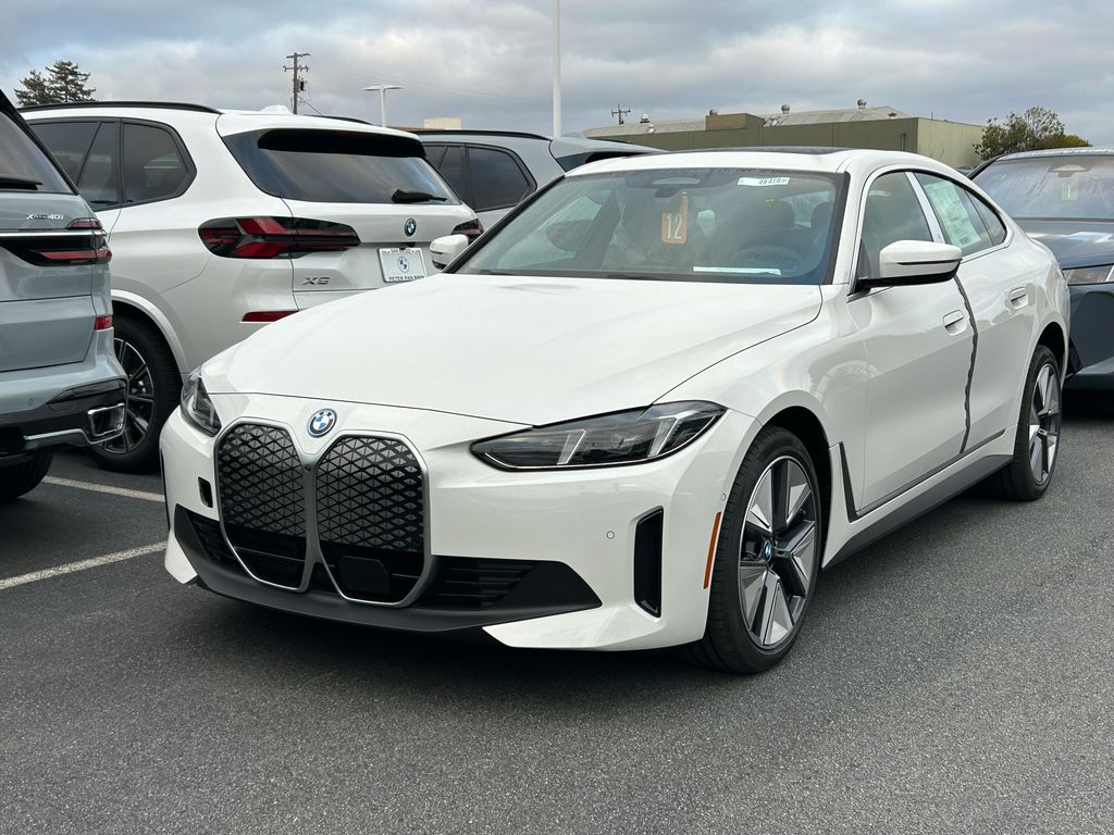 Thumbnail: 2025 BMW i4 - 2