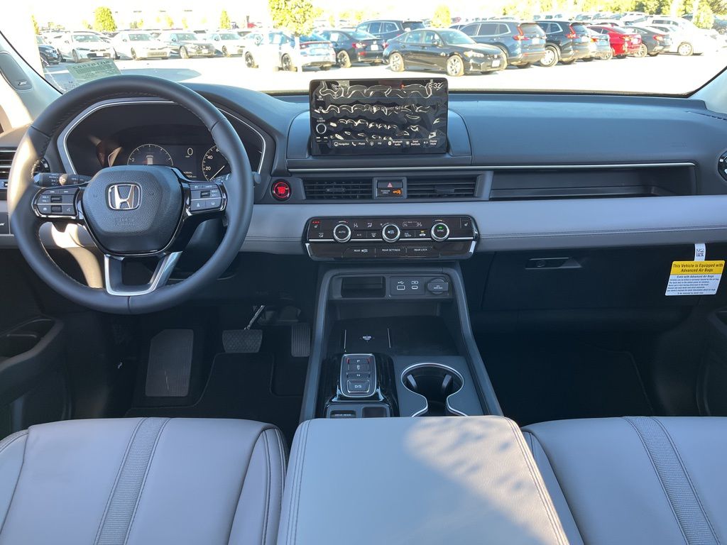 Thumbnail: 2025 Honda Pilot - 9