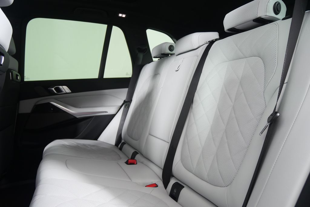 Thumbnail: 2026 BMW X5 - 16