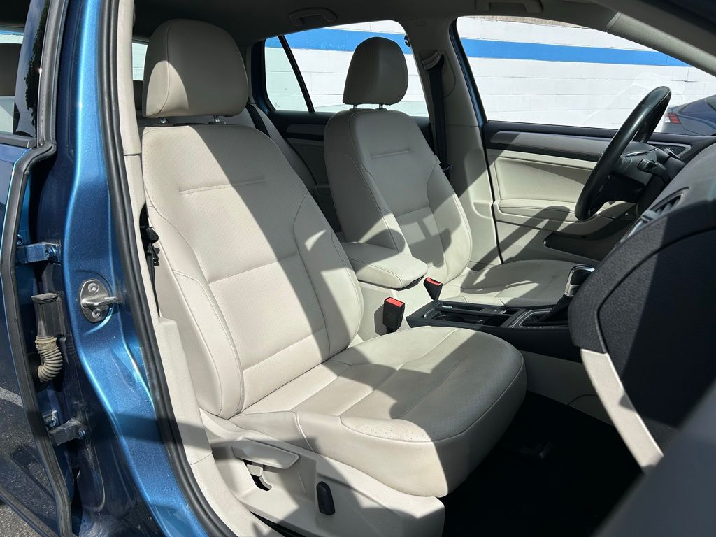 2015 Volkswagen e-Golf SEL Premium 22