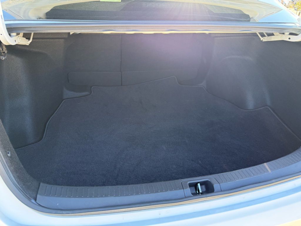 Thumbnail: 2023 Toyota Corolla - 25