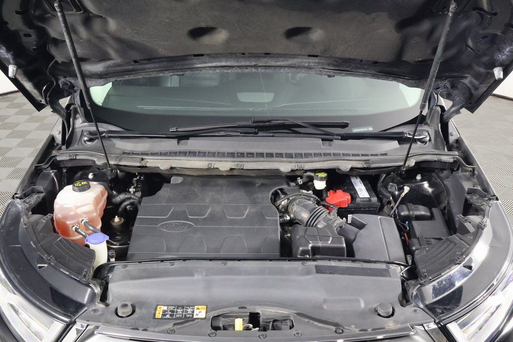 Thumbnail: 2016 Ford Edge - 15