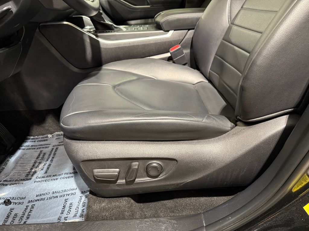 Thumbnail: 2024 Toyota Highlander - 14