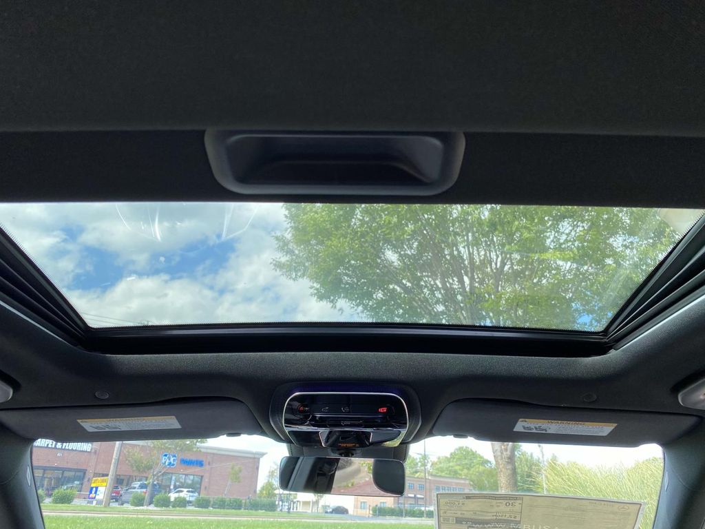 Thumbnail: 2024 Mercedes-Benz C-Class - 20