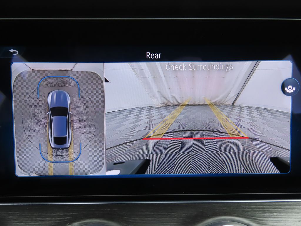 Thumbnail: 2026 Mercedes-Benz AMG GT - 15