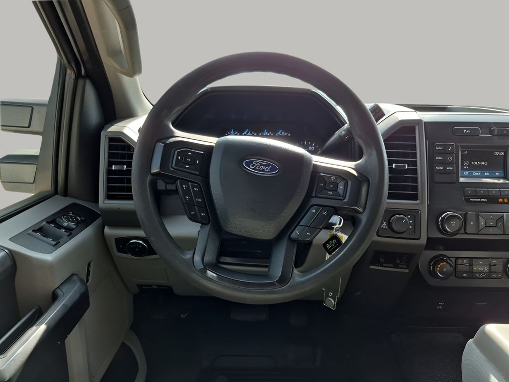 Used 2019 White Ford XL image 24