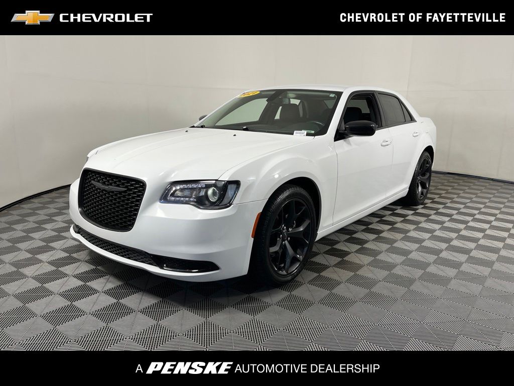 2021 Chrysler 300 Touring RWD