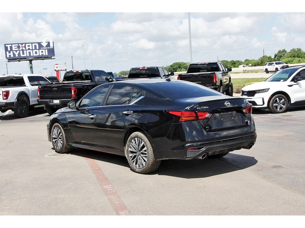 2024 Nissan Altima 2.5 SV - 6