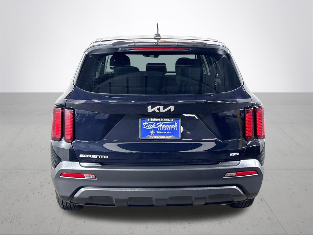 2023 Kia Sorento LX