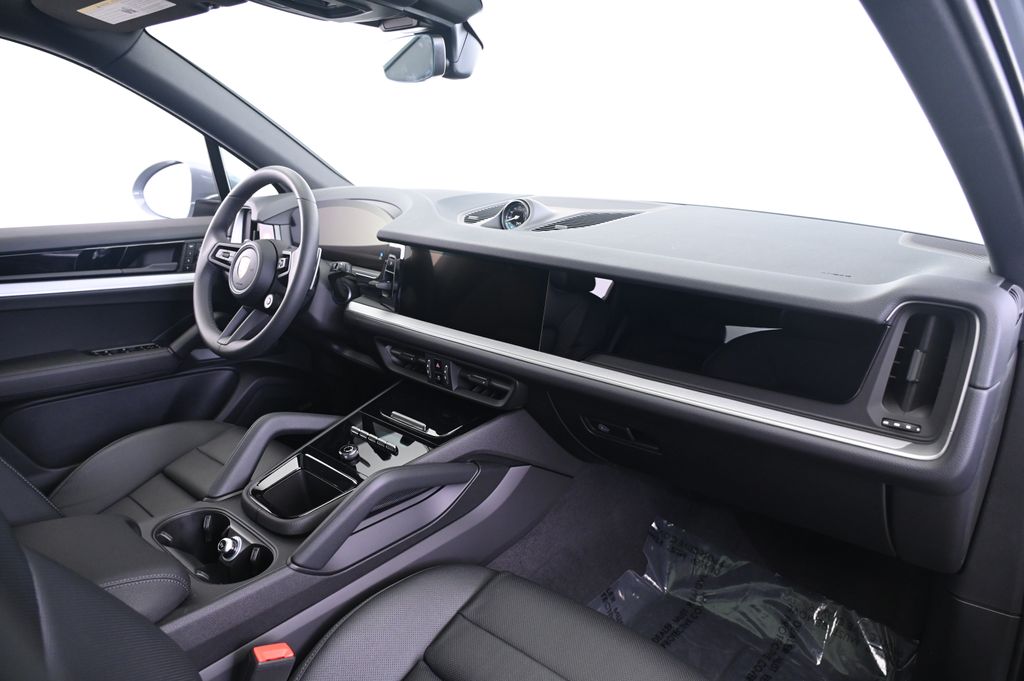 Thumbnail: 2025 Porsche Cayenne - 27