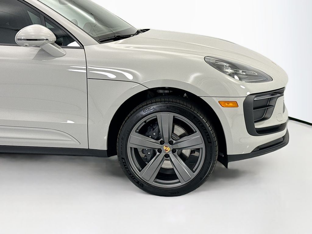 Thumbnail: 2026 Porsche Macan - 11