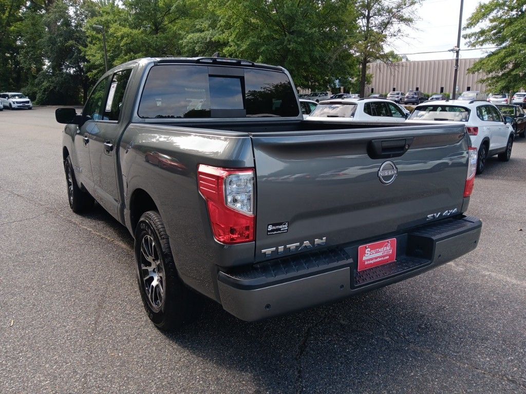 2023 Nissan Titan SV 6