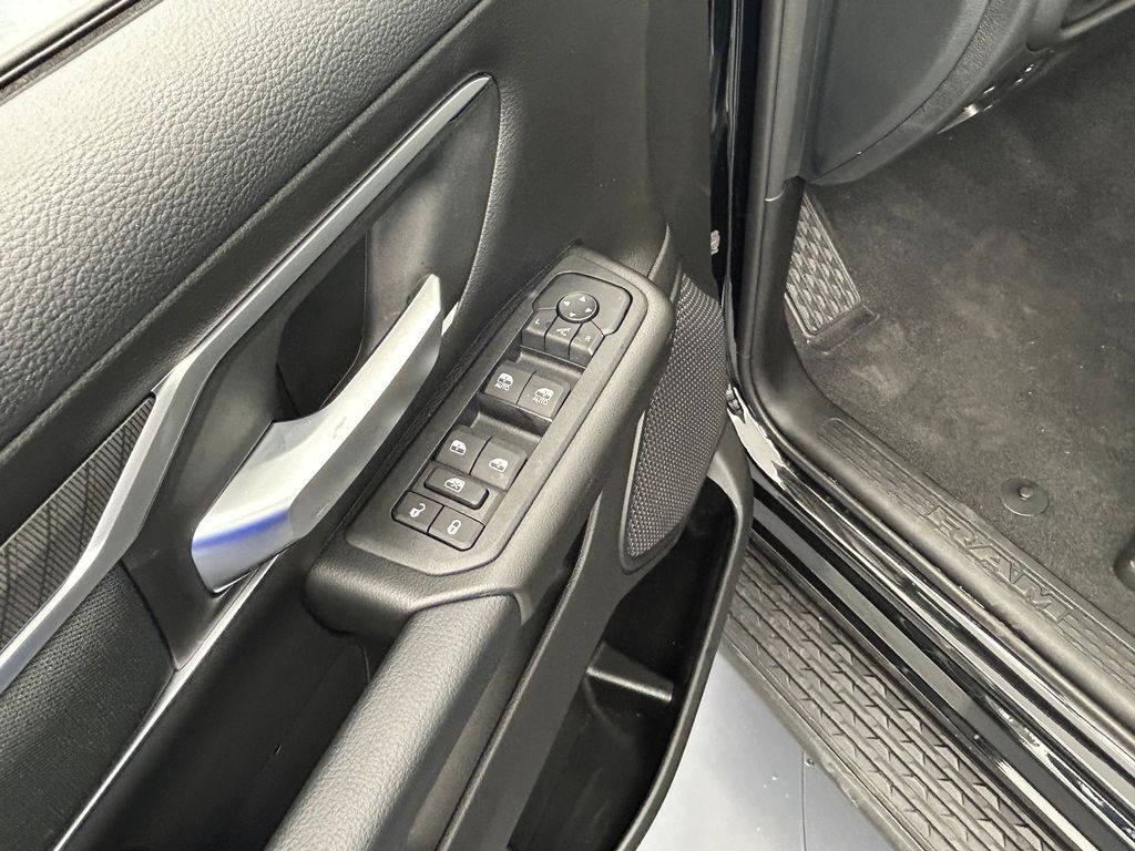 New 2026 Diamond Black Crystal Pearlcoat Ram Big Horn/Lone Star image 15