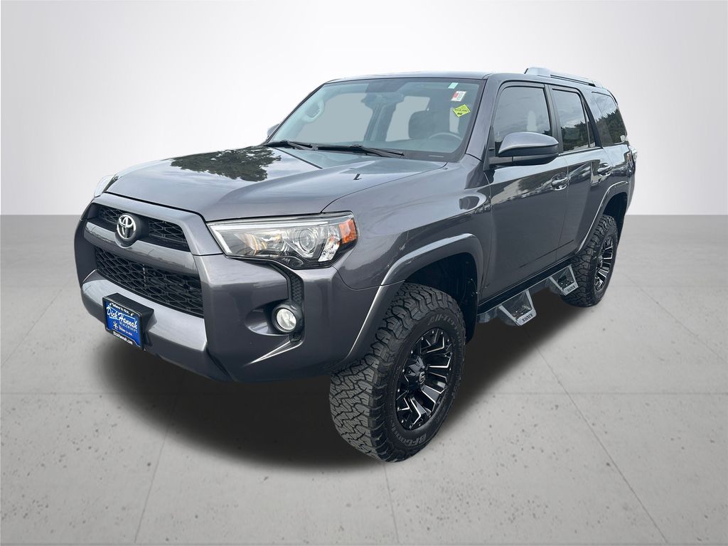 2017 Toyota 4Runner SR5 photo 2