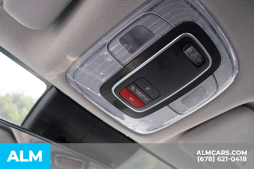 Used 2024 Gray Hyundai SEL image 35