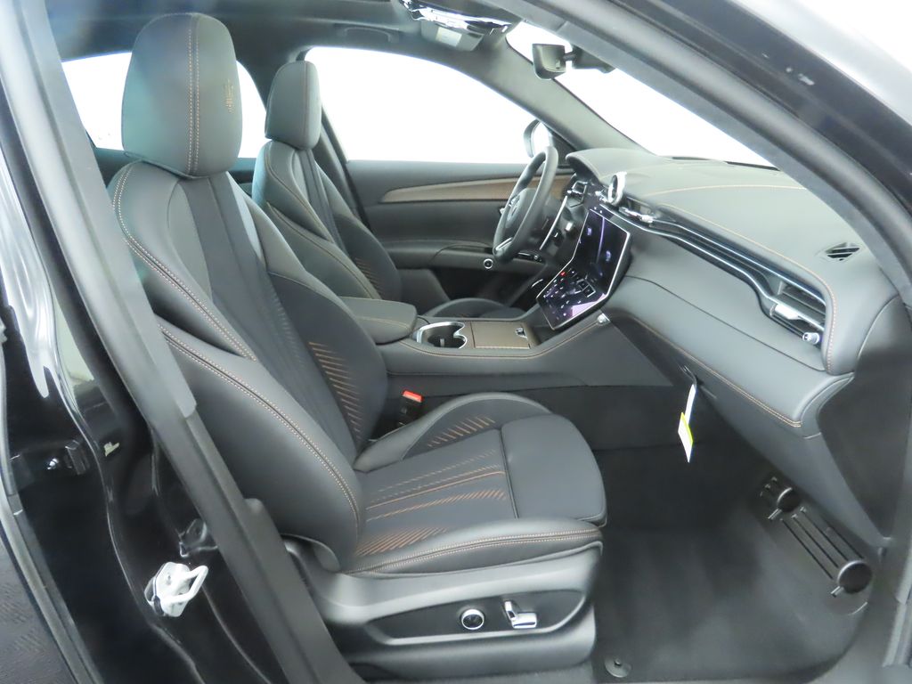 Thumbnail: 2025 Maserati Grecale - 21