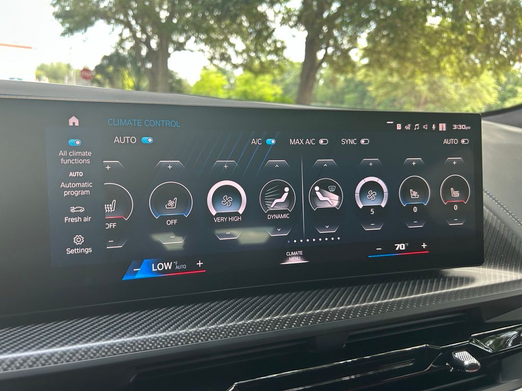 2023 BMW XM  16