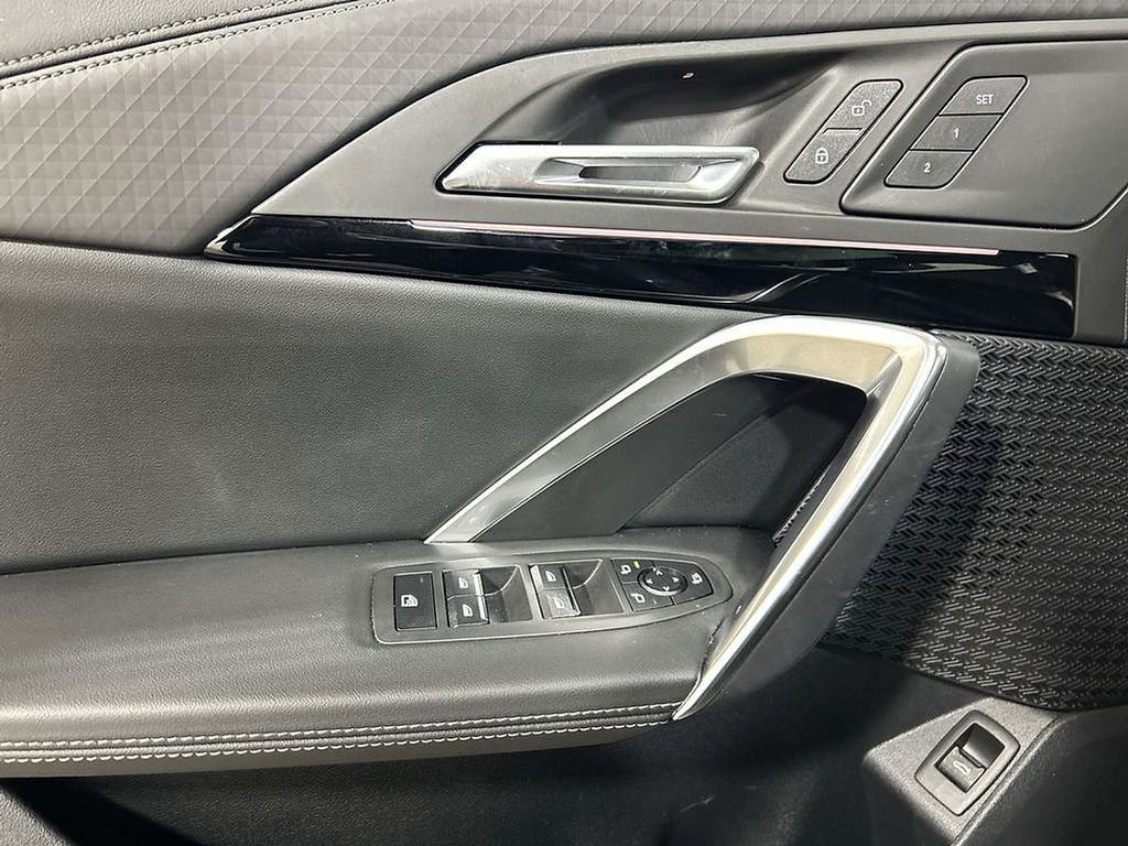 Thumbnail: 2025 BMW X2 - 11