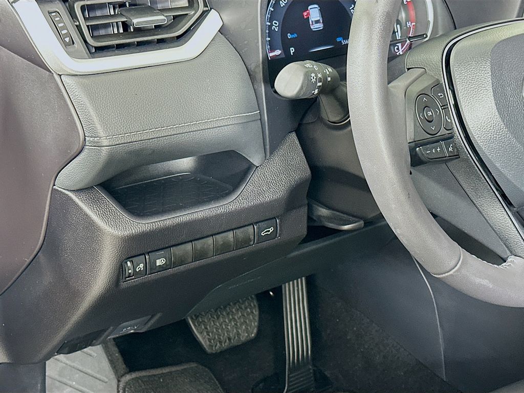 Thumbnail: 2025 Toyota RAV4 - 10