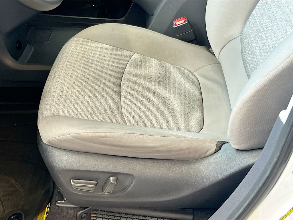 Used 2023 White Toyota LE image 18