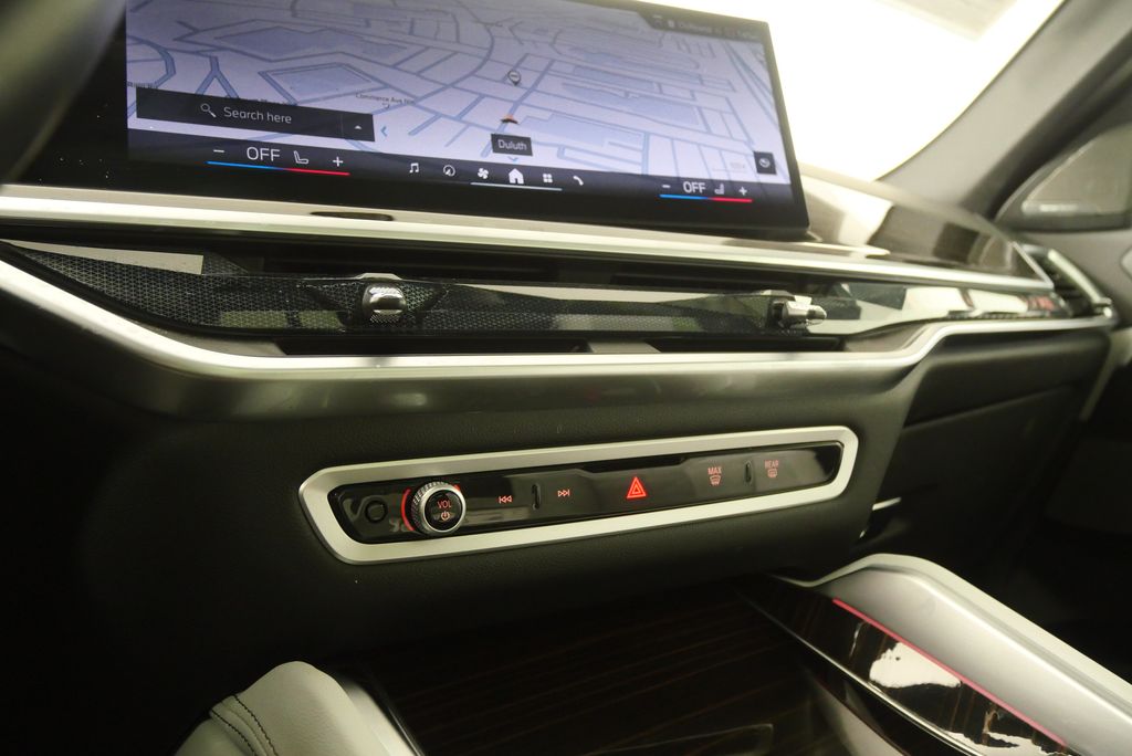 Thumbnail: 2025 BMW X6 - 27