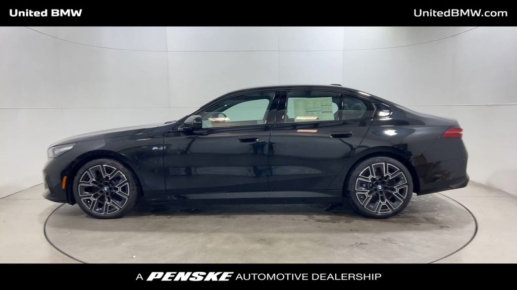 Thumbnail: 2026 BMW 5 Series - 5