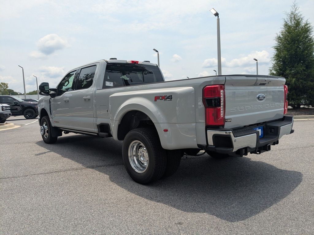 2026 Ford F-350 Super Duty LARIAT