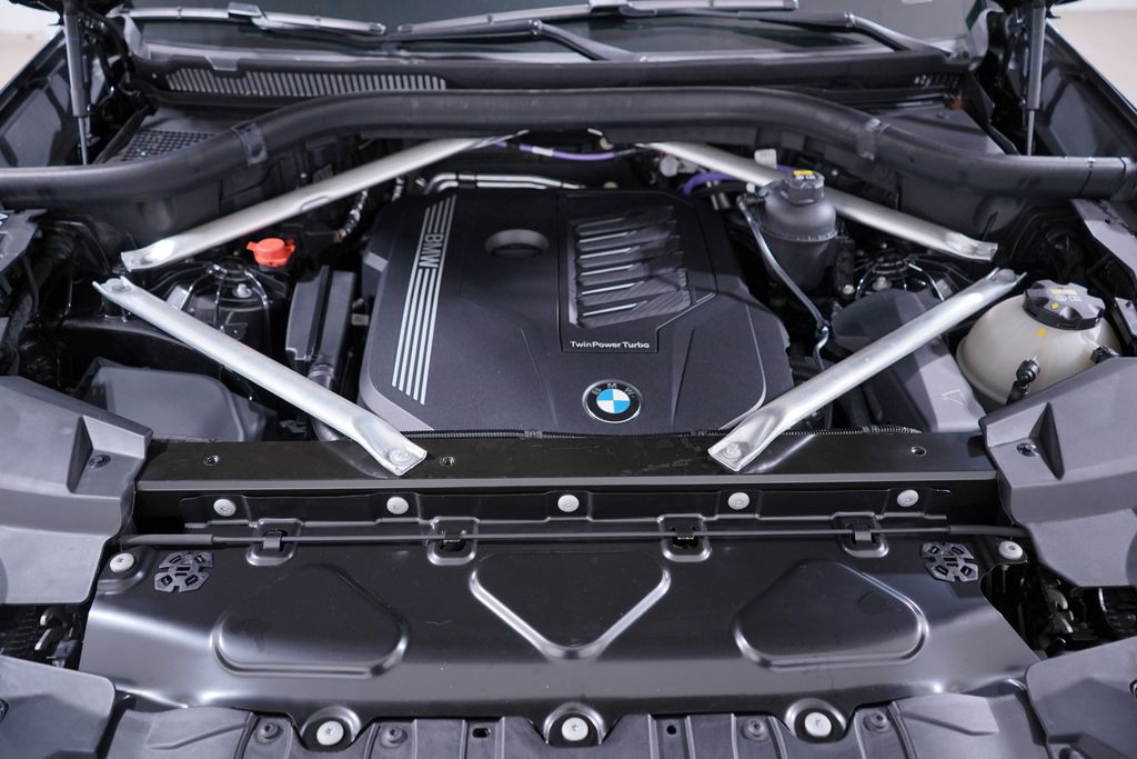 Thumbnail: 2021 BMW X6 - 28