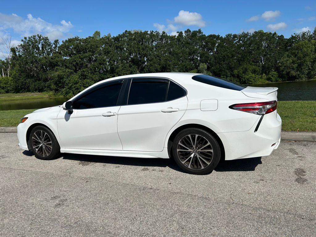 Thumbnail: 2018 Toyota Camry - 3