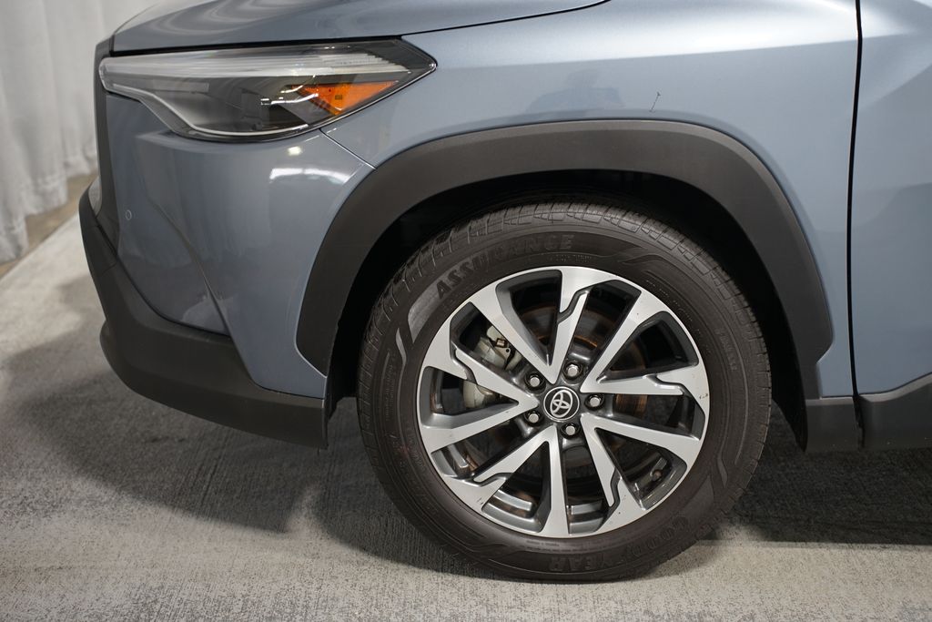 2023 Toyota Corolla Cross XLE 5