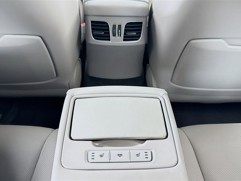 Thumbnail: 2018 Genesis G80 - 27