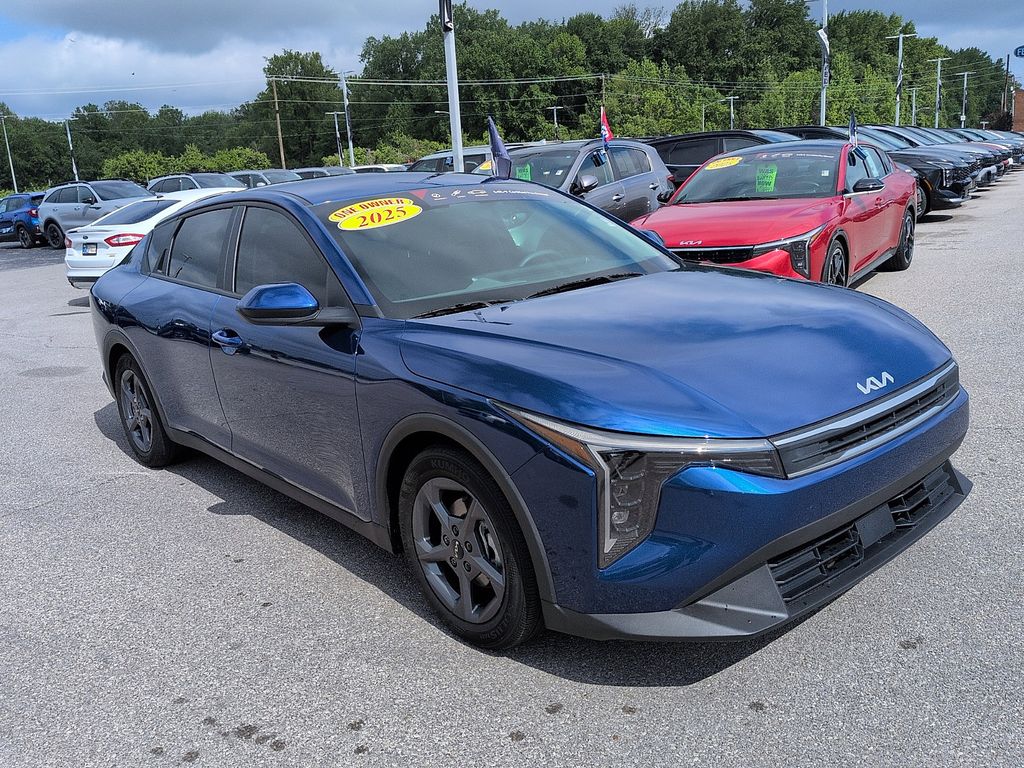 2025 Kia K4 LXS FWD